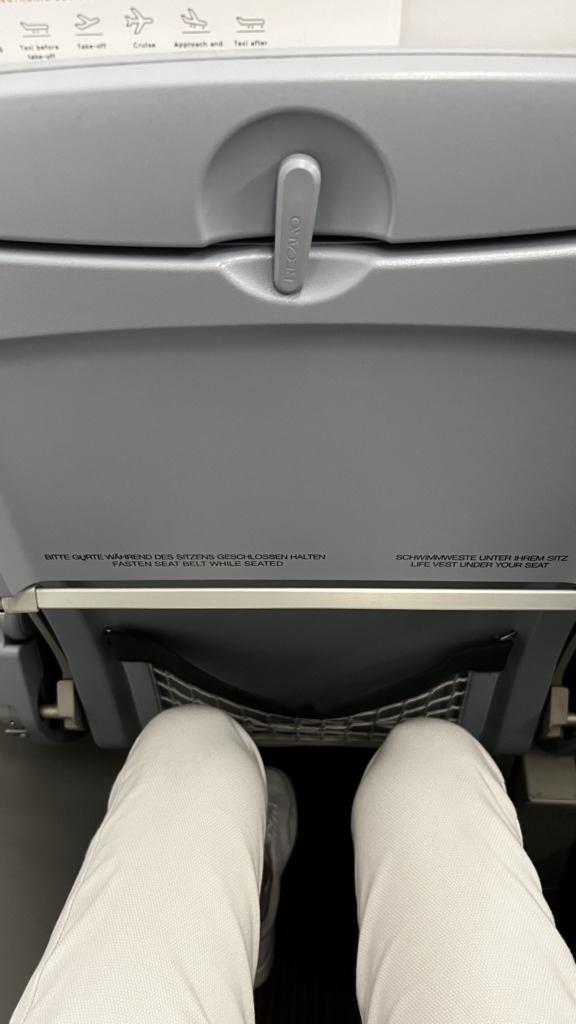 L'espace pour les jambes en Business sur le vol OS566 entre ZRH et VIE