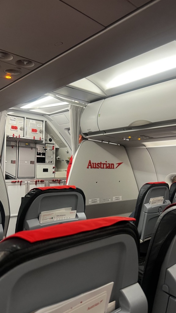 La cabine intérieure sur le vol OS566 entre ZRH et VIE