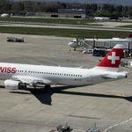 Un avion SWISS (Registration HB-JLQ) à l'aéroport de Genève en Suisse, le 05 avril 2025