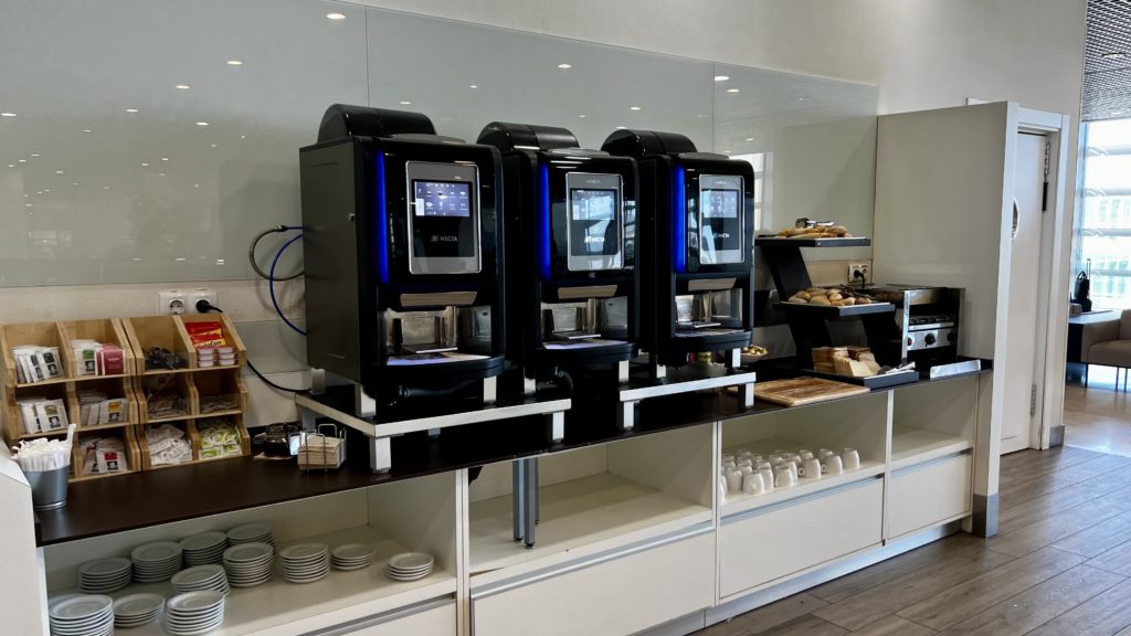 Les machines a café au lounge Aena Sala Vip à Malaga (AGP)