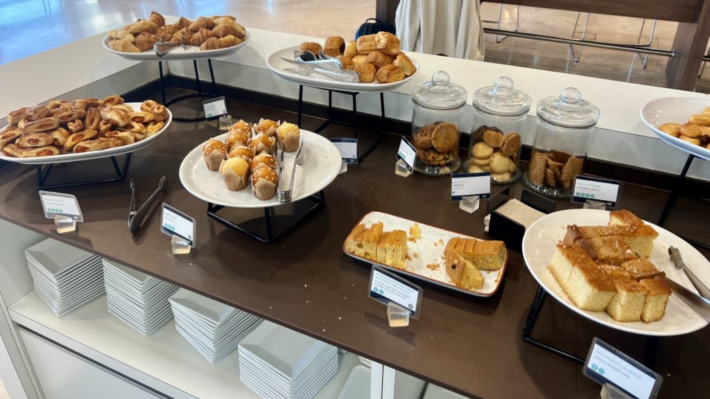 Le buffet au lounge Aena Sala Vip à Malaga (AGP)