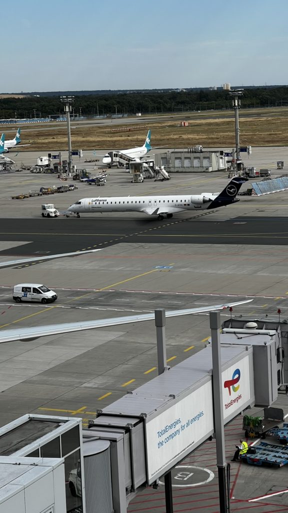 Un Bombardier CRJ900 de Lufthansa Cityline à Frankfurt