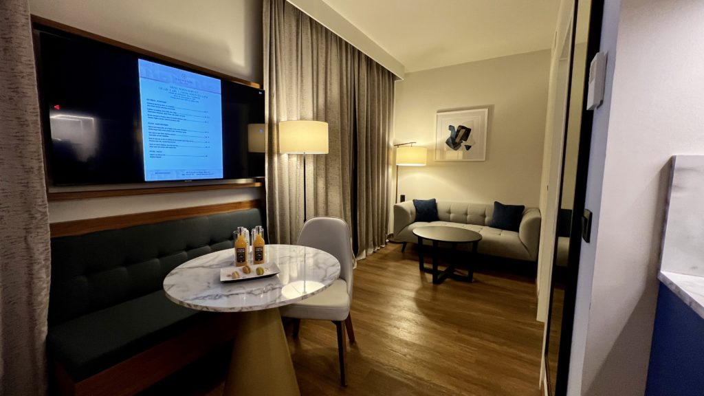 Une suite à l'hôtel Sheraton Nice Airport, en France