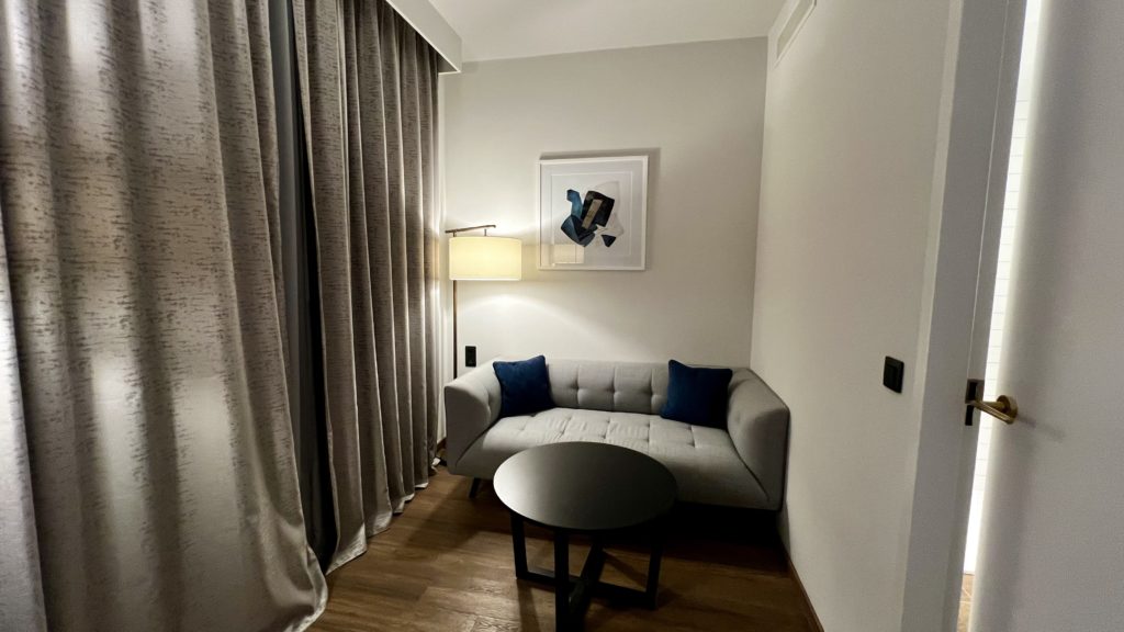 Une suite à l'hôtel Sheraton Nice Airport, en France