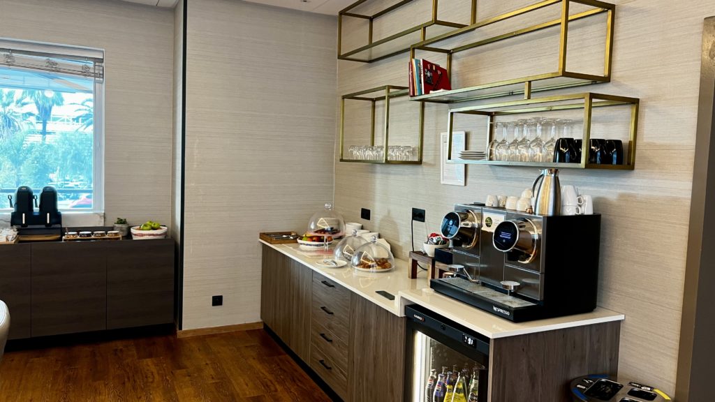 Le club lounge à l'hôtel Sheraton Nice Airport, en France