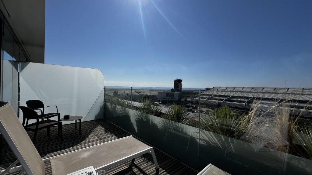 La vue depuis une chambre à l'hôtel Sheraton Nice Airport, en France