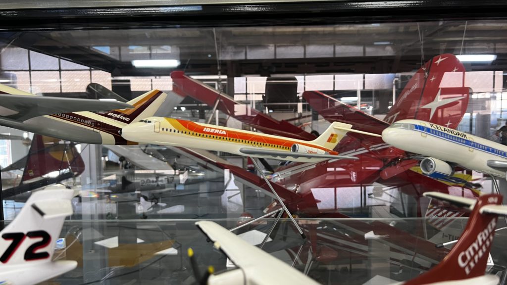 Des maquettes d'avion au musée Volandia à Milan en Italie