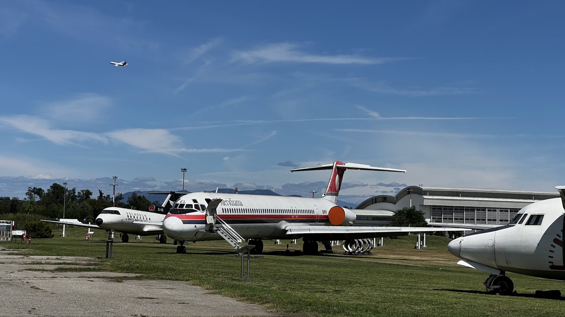 Des avion au musée Volandia à Milan en Italie