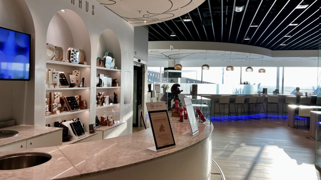 Un buffet au Brussels Airlines Lounge – Lexus Lounge l’aéroport de Bruxelles