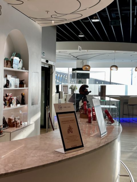 Un buffet au Brussels Airlines Lounge – Lexus Lounge l’aéroport de Bruxelles