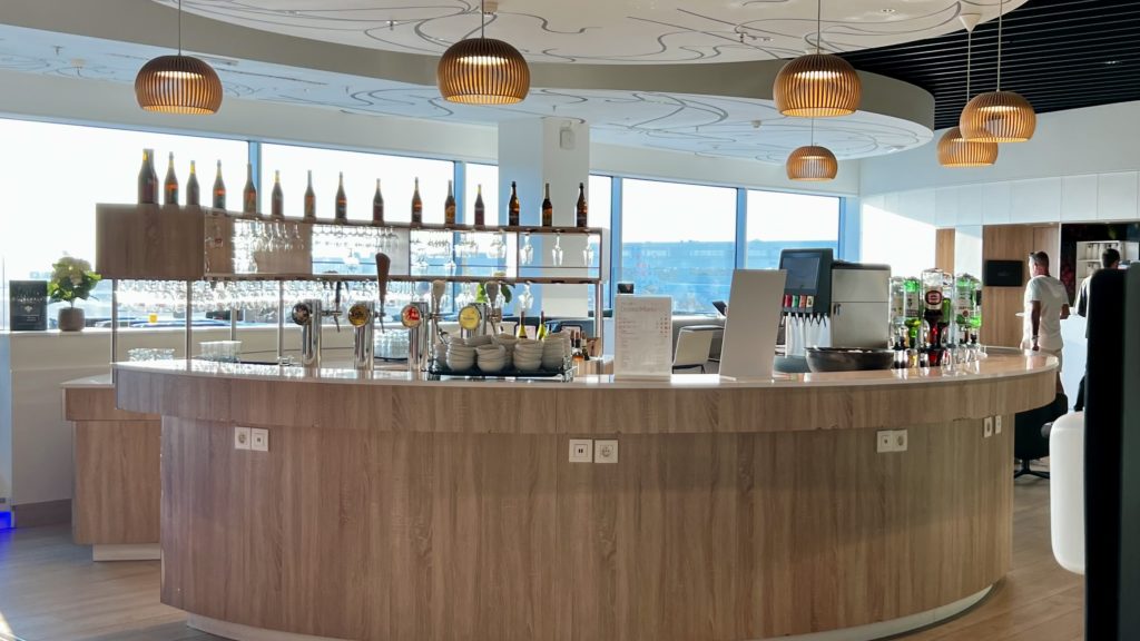Le bar du Brussels Airlines Lounge – Lexus Lounge l’aéroport de Bruxelles