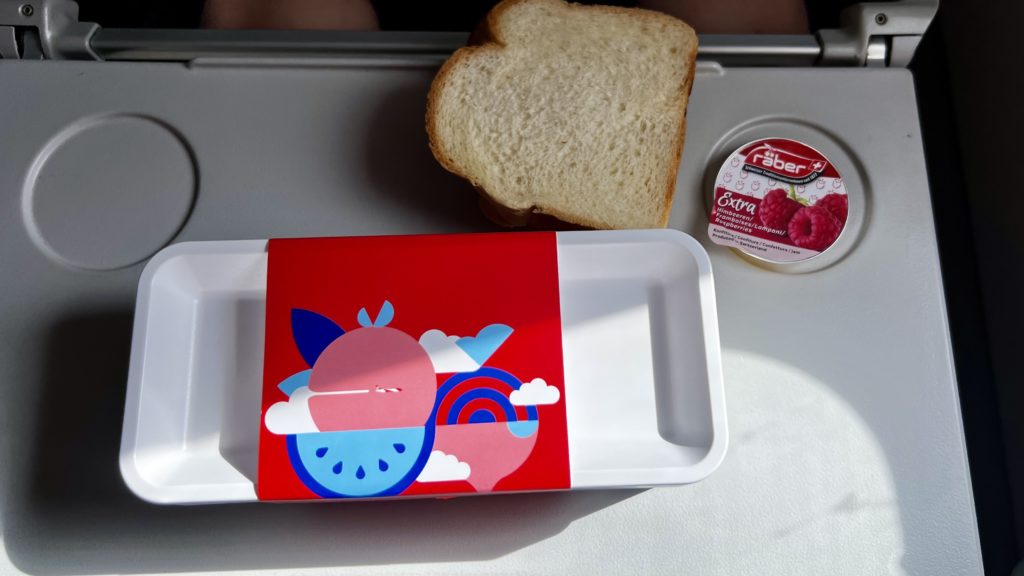 Un petit déjeuner sur un vol Edelweiss de Faro à Zürich en Economy Class