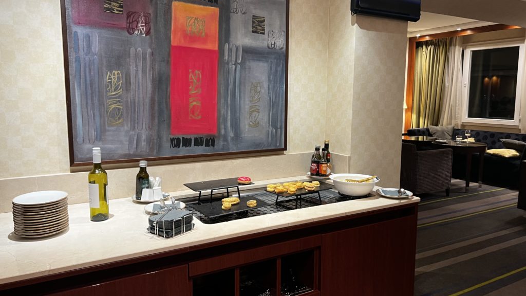 Le buffet de snacks du Sheraton Club au Sheraton Brussels Airport Hotel