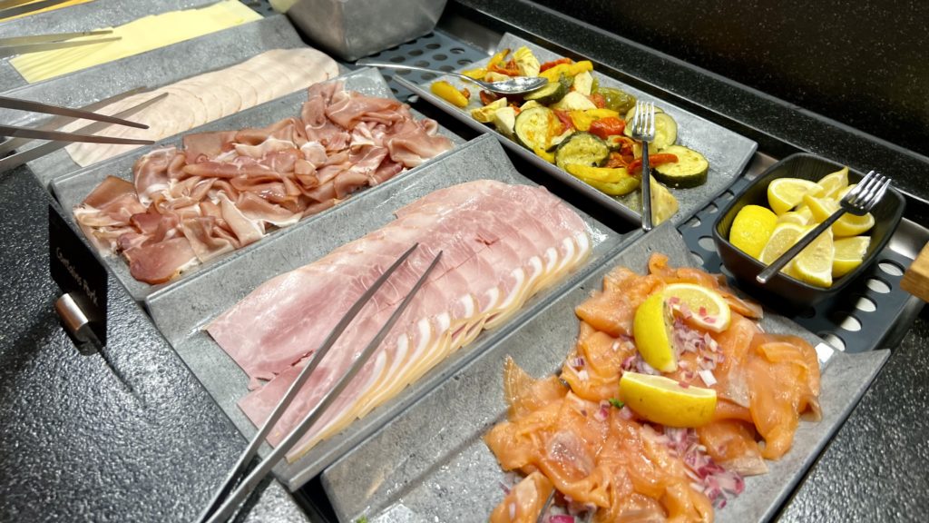 Le buffet du petit déjeuner au Sheraton Brussels Airport Hotel