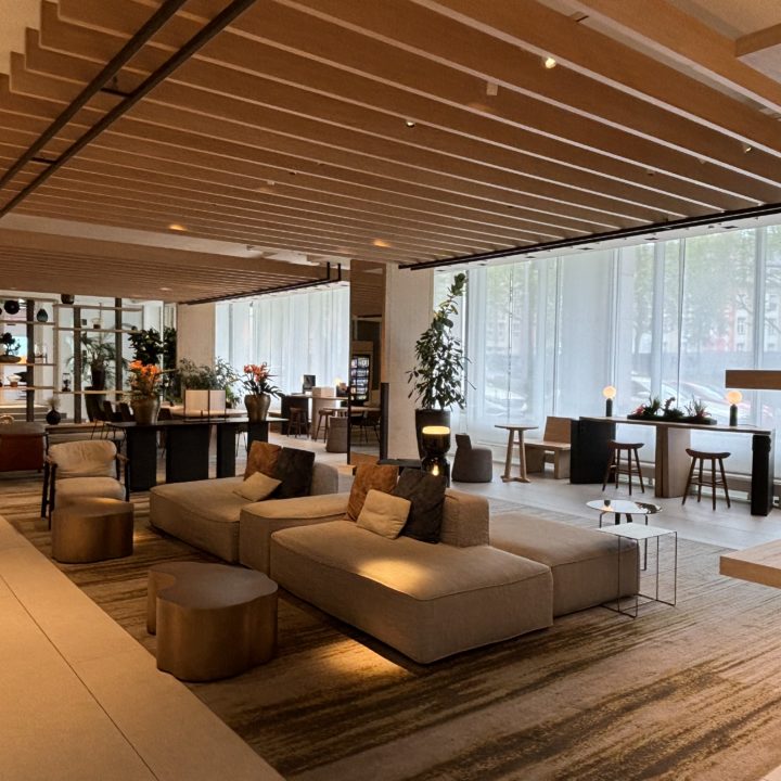 Le lobby de l'hôtel The Westin Grand Frankfurt
