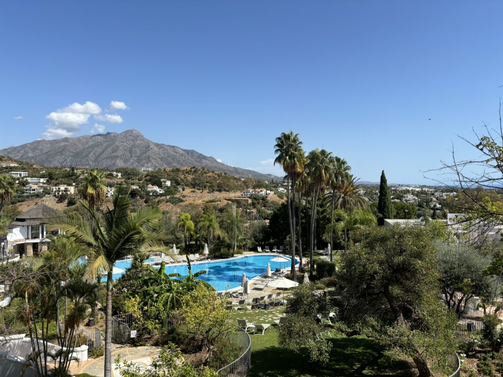 La vue depuis la chambre sur le Resort The Westin la Quinta à Marbella, en Espagne