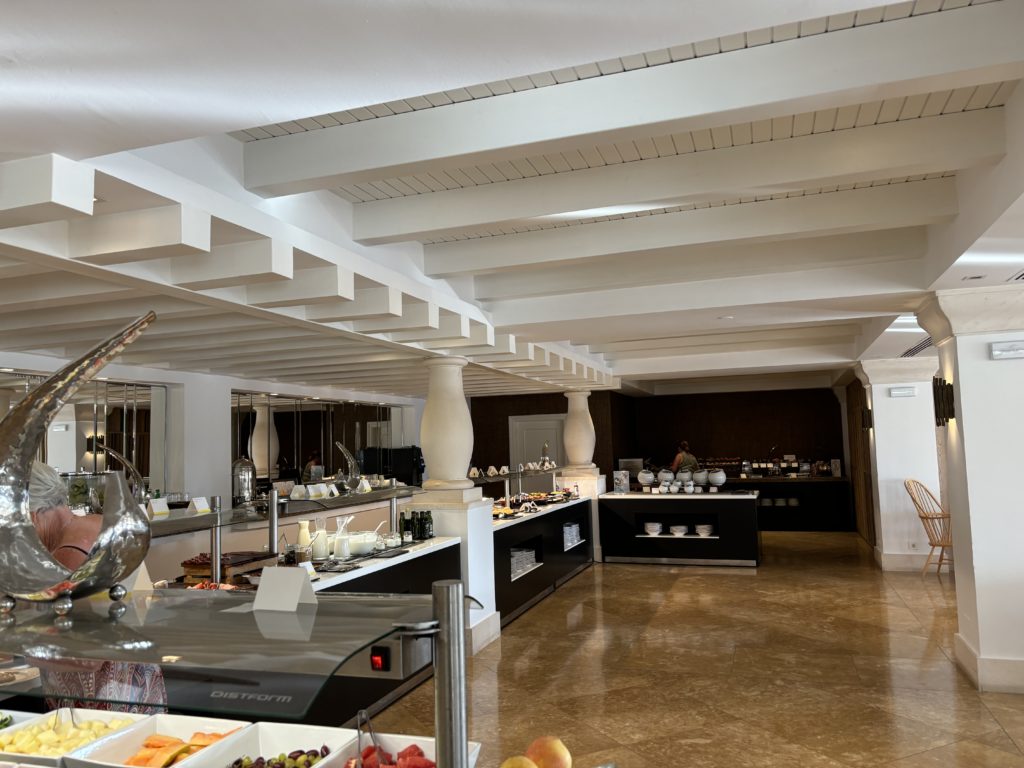 Le buffet du petit-déjeuner au The Westin la Quinta à Marbella, en Espagne