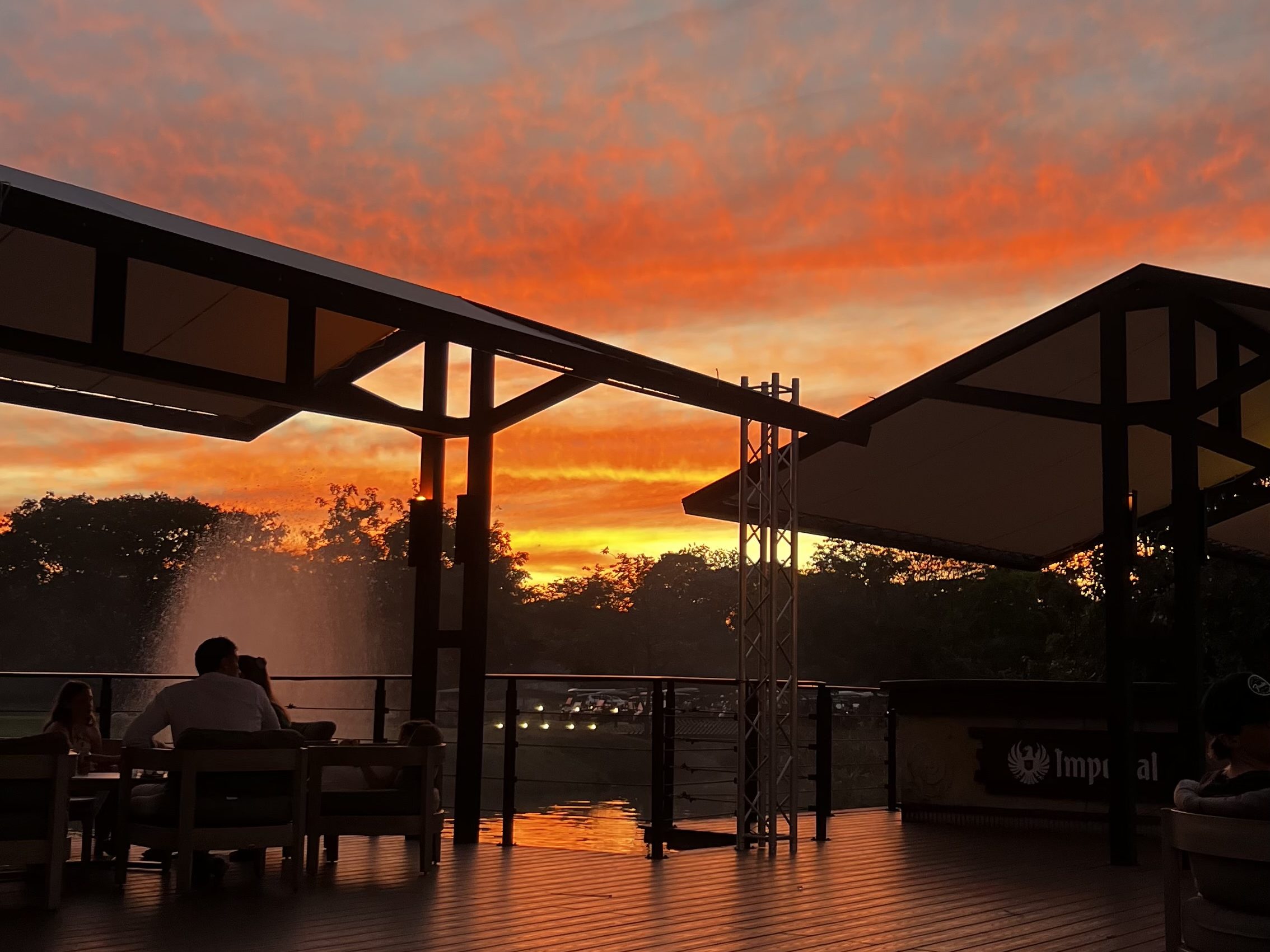 Une vue sur le coucher de soleil