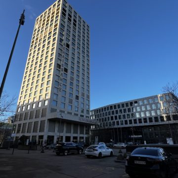 Le Renaissance Tower Zürich Hôtel vu depuis dehors