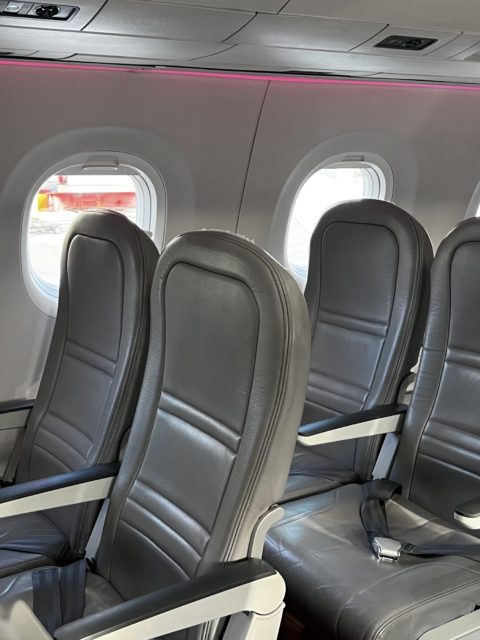L'intérieur d'une cabine Helvetic Airways