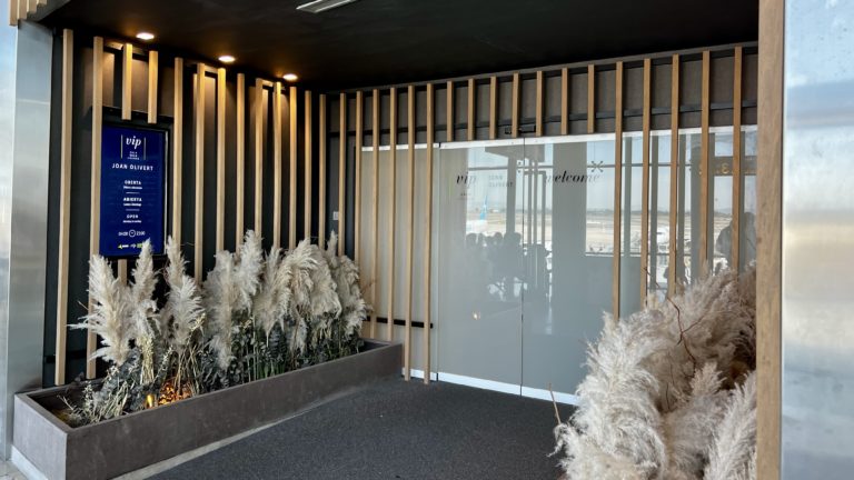 Salon AENA Valence : Test complet du lounge de l’aéroport VLC
