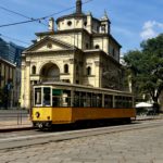 Un tram dans la ville de Milan en Italie